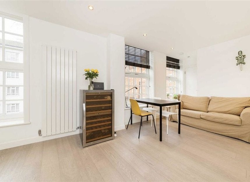 Flat Clare Street in Greater London