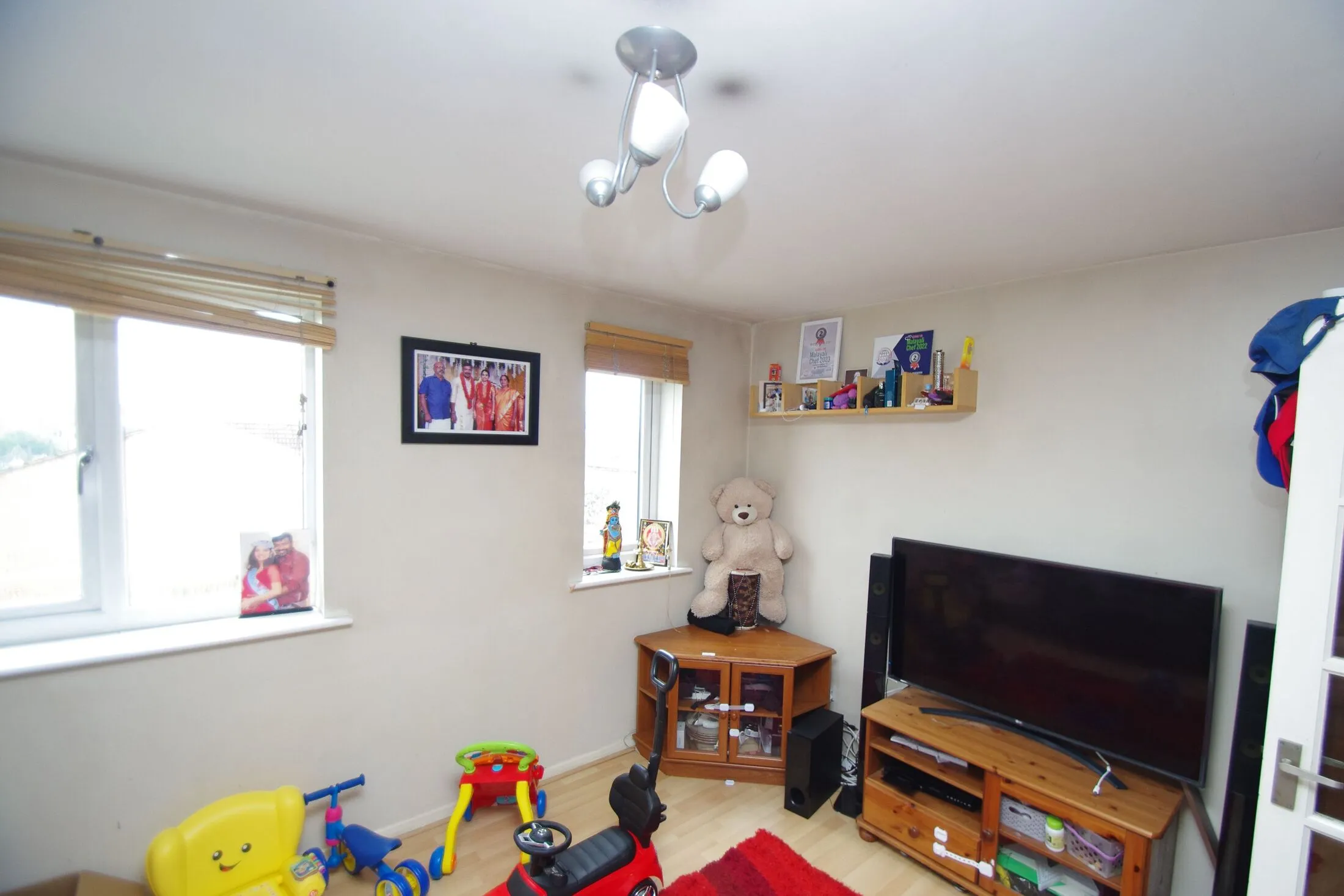 Flat Vicarage Road in Watford