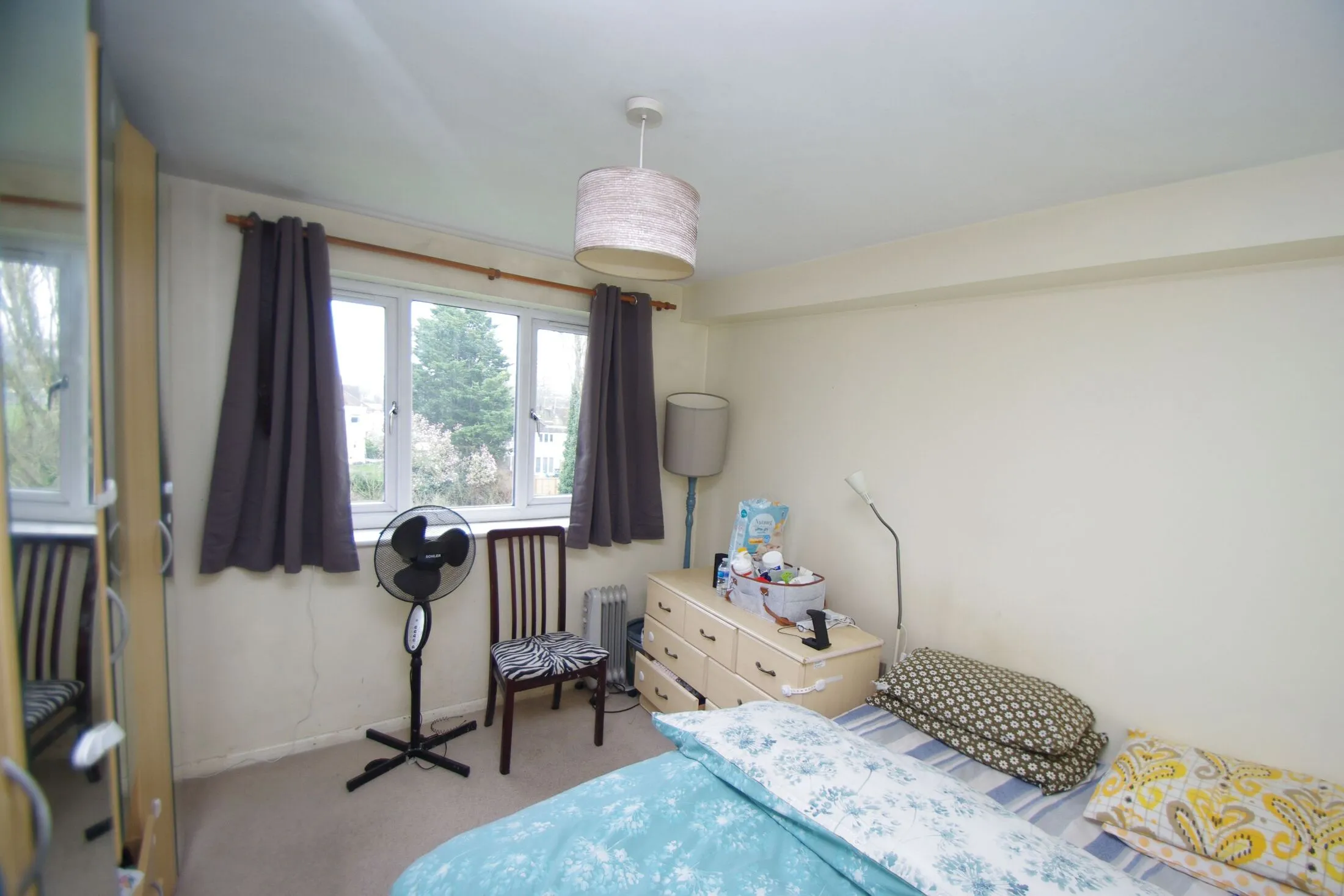 Flat Vicarage Road in Watford