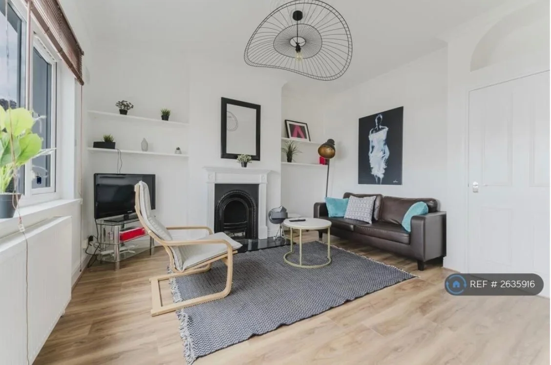 Flat Shakespeare Road in Greater London
