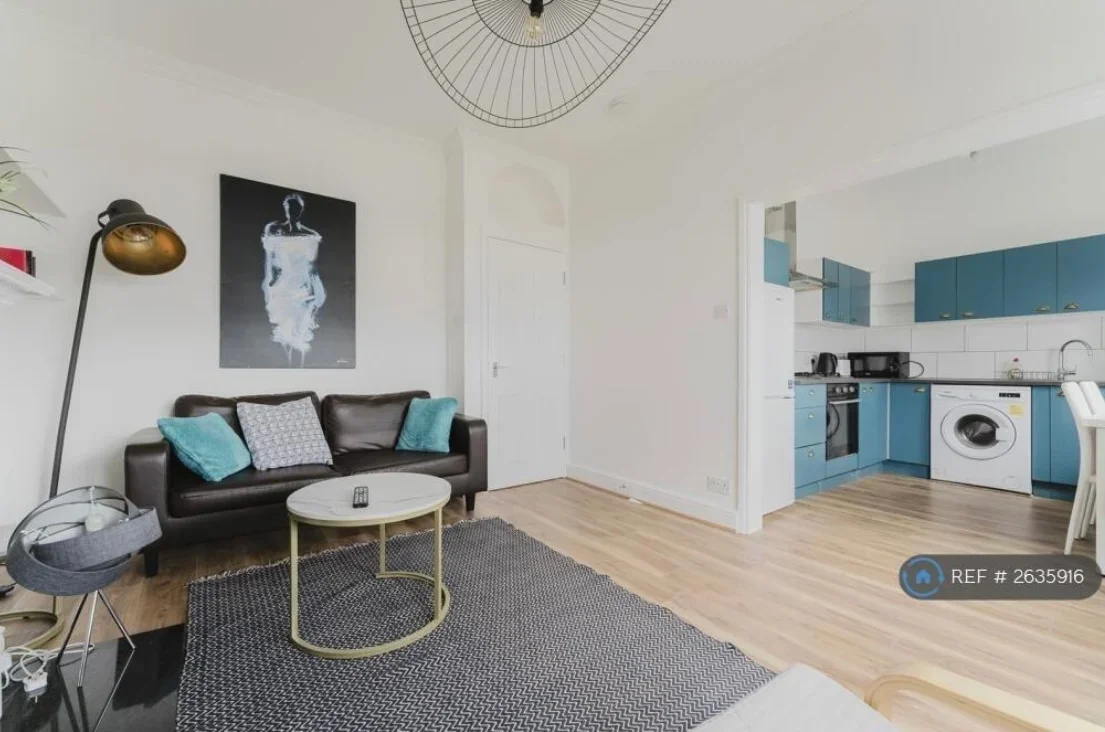 Flat Shakespeare Road in Greater London