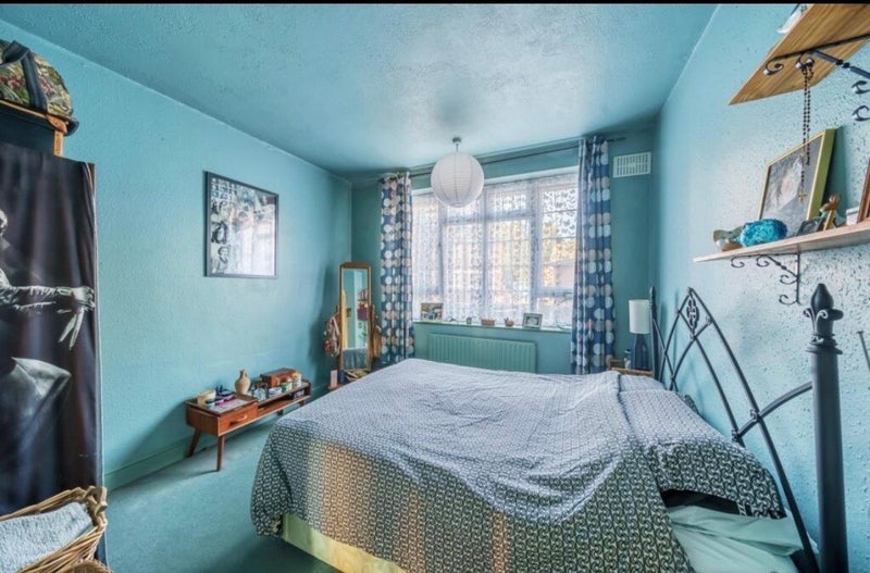 Room Further Green Road in Greater London