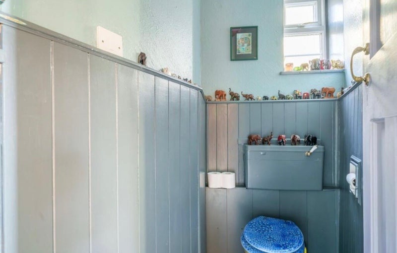 Room Further Green Road in Greater London