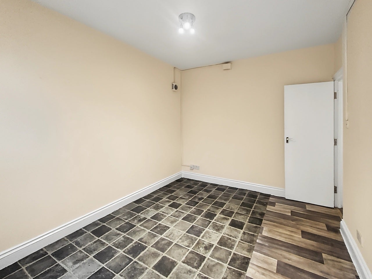 House Lordship Lane in Greater London