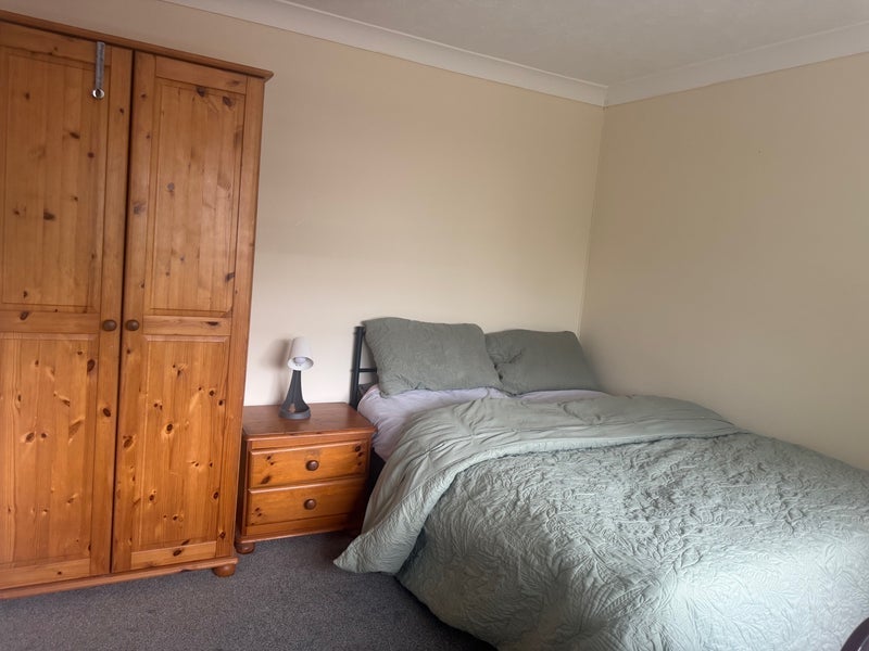 Room Long Riding in Basildon