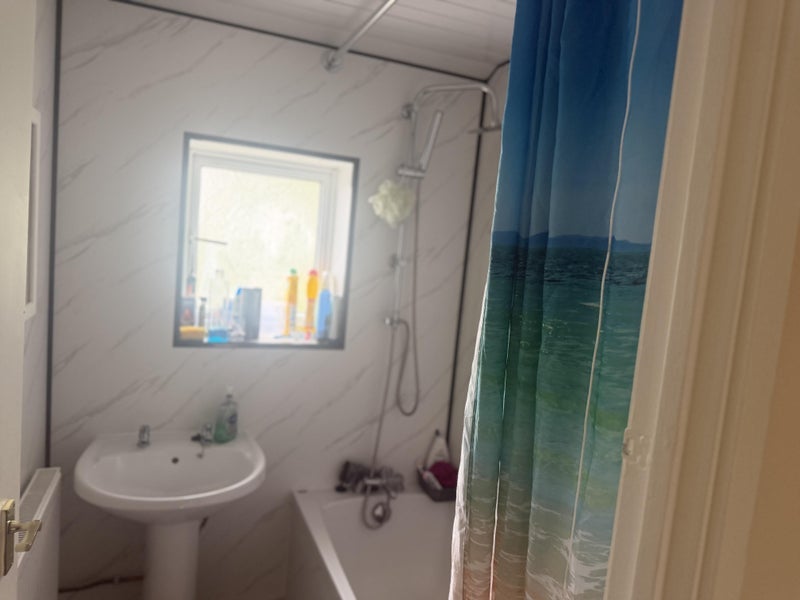 Room Long Riding in Basildon