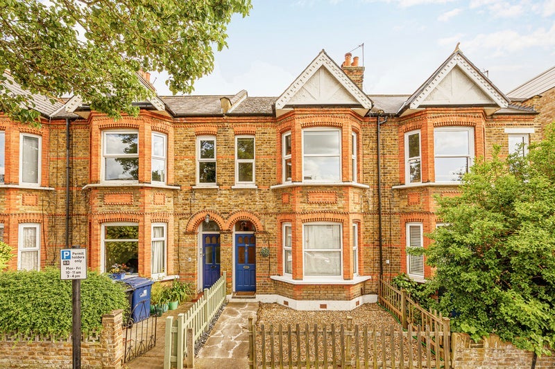 Room Darwin Road in Greater London