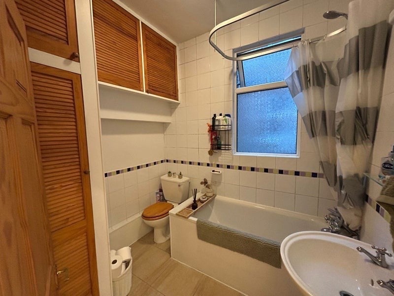 Room Darwin Road in Greater London