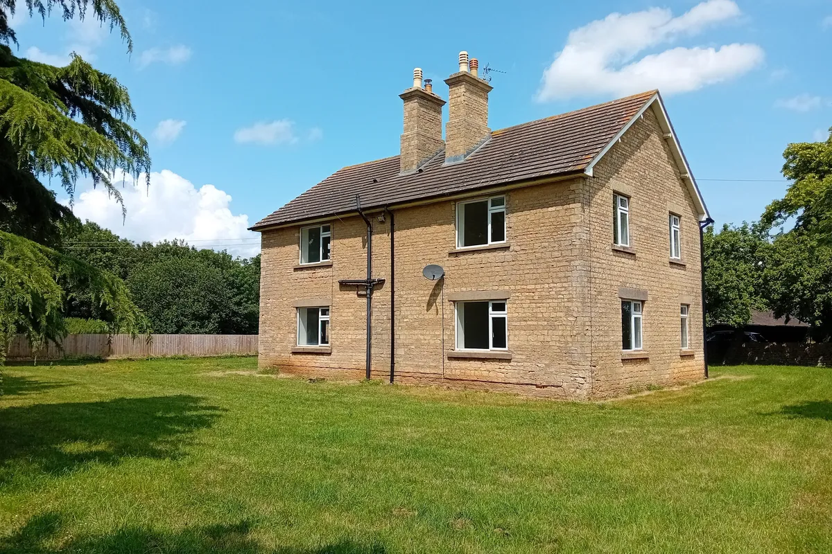 House Long Lane in North Kesteven