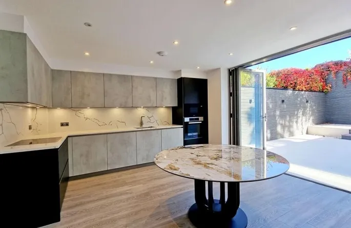 Flat Wadham Road in Greater London