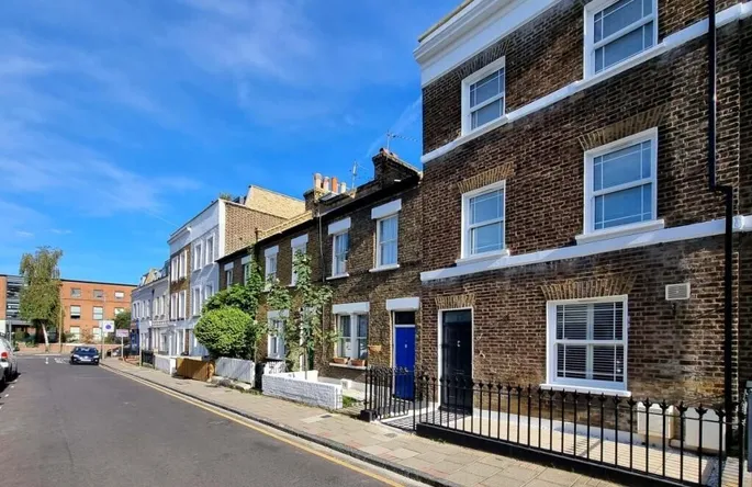 Flat Wadham Road in Greater London