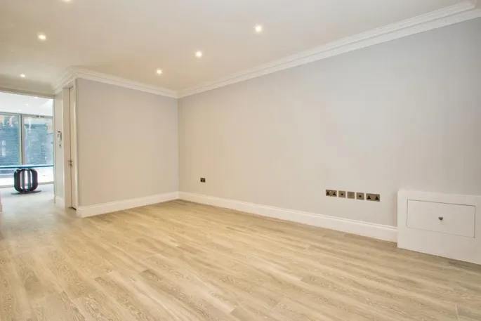 Flat Wadham Road in Greater London