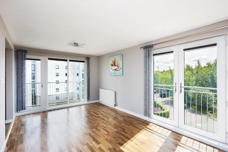 Flat Lochend Park View in City of Edinburgh