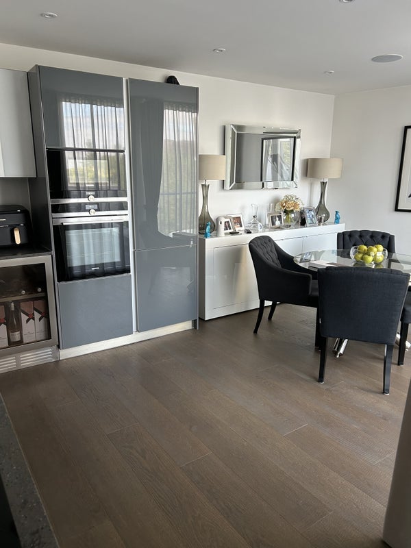 Room Wenlock Road in Greater London