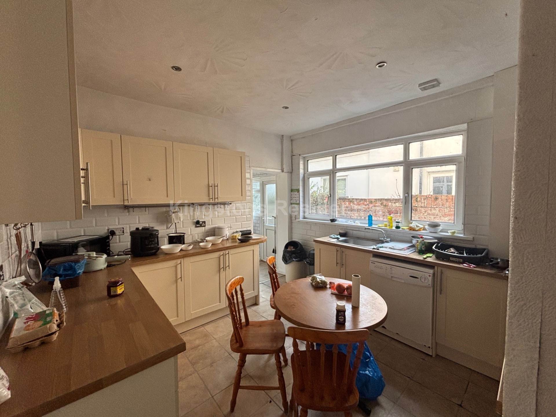 Room Colum Road in Cardiff