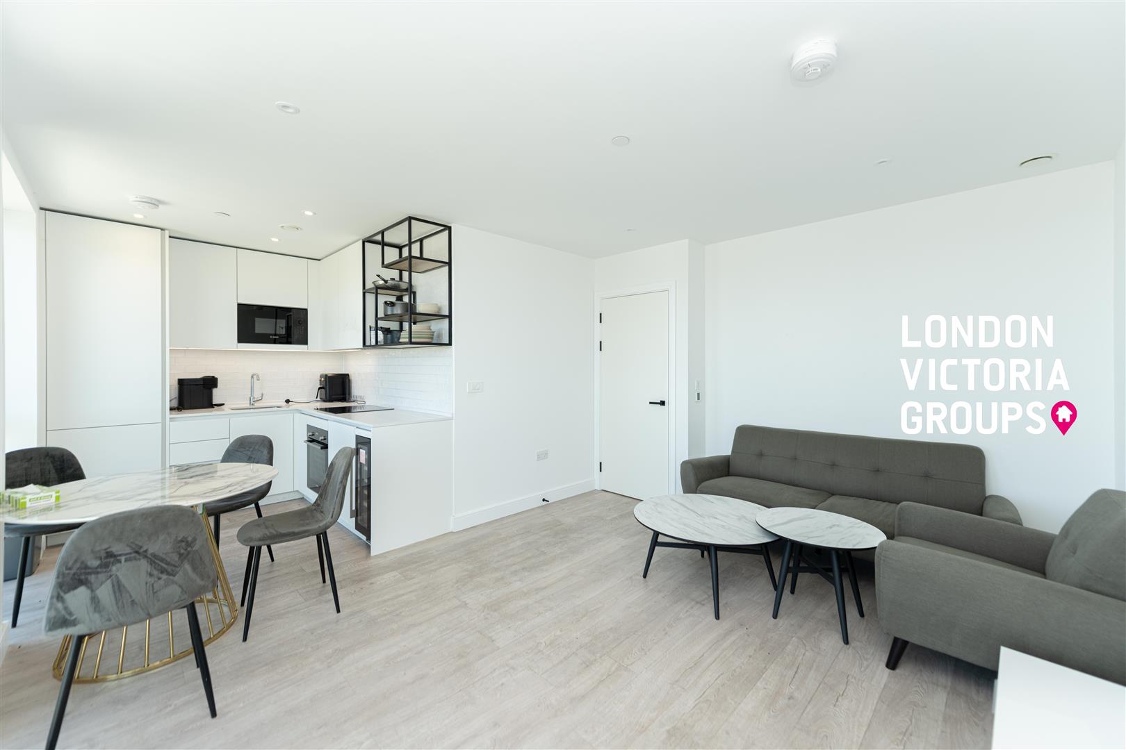 Flat Abbeydale Road in Greater London
