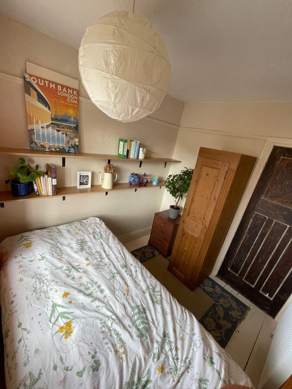 Room Everest Road in Bristol