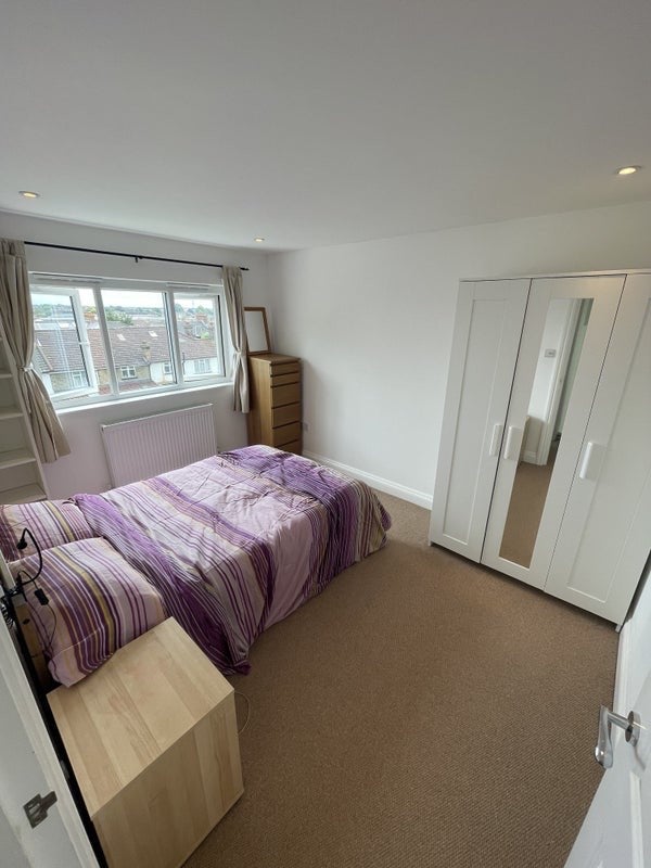 Room Melrose Avenue in Greater London
