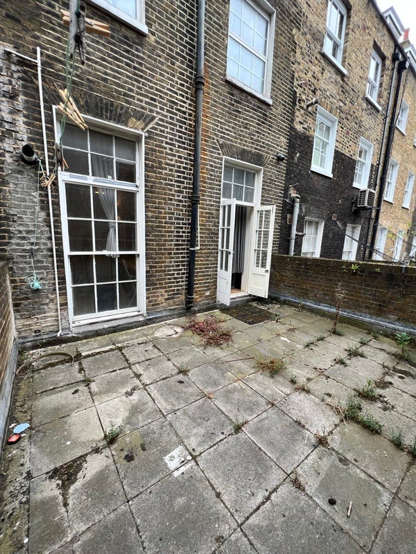 Flat Warren Street in Greater London
