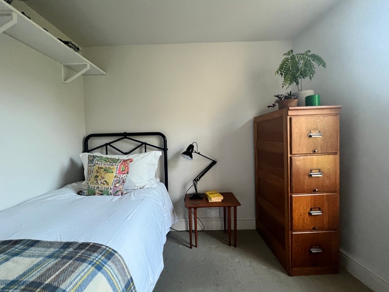 Room Roxwell Road in Greater London
