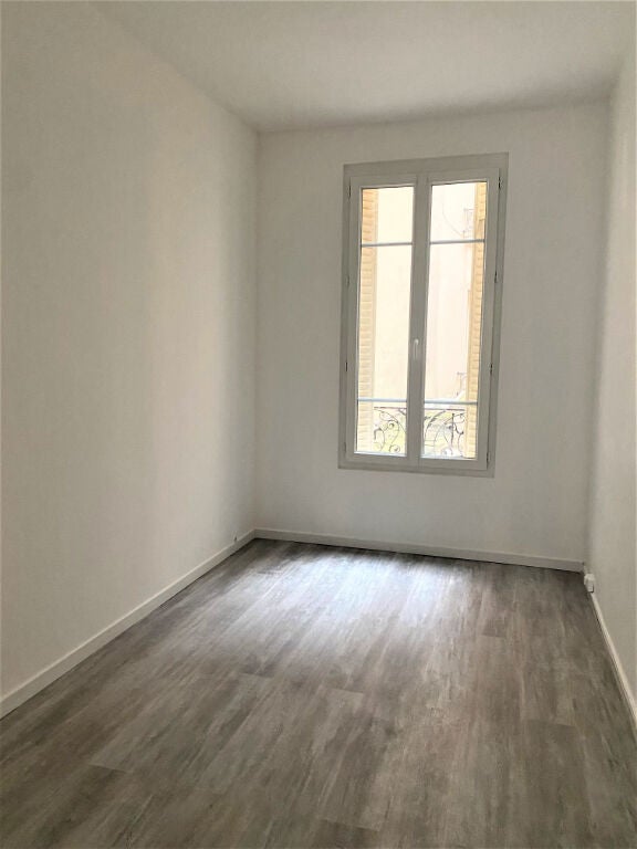 Flat Rue Carnot in Suresnes