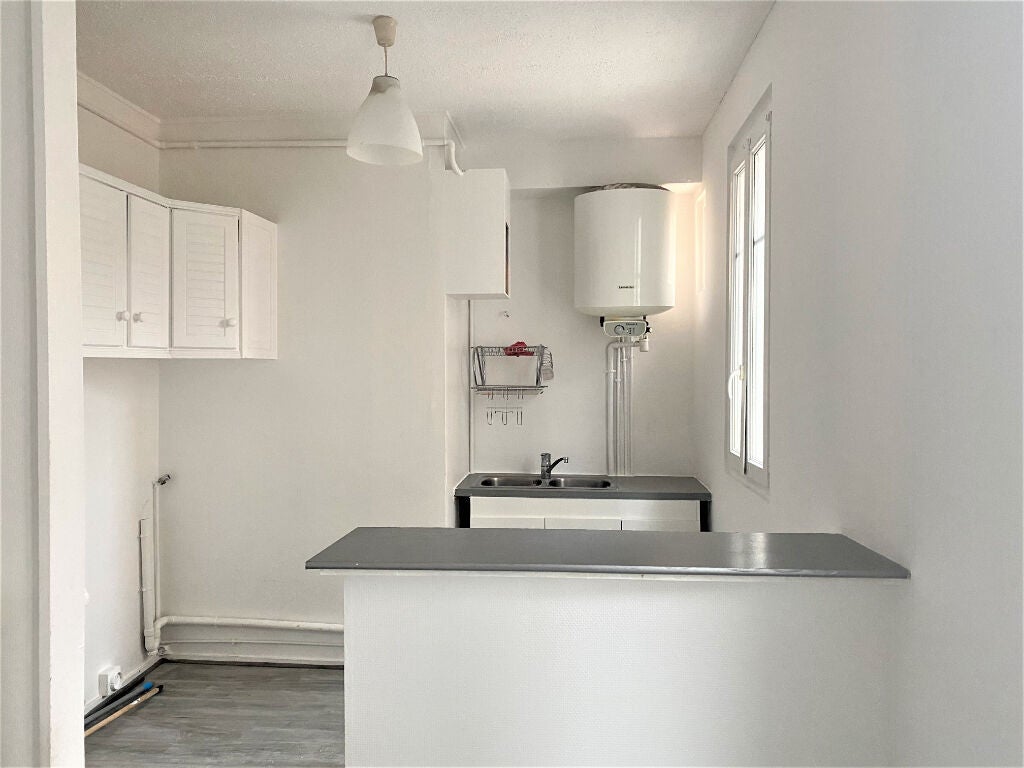 Flat Rue Carnot in Suresnes