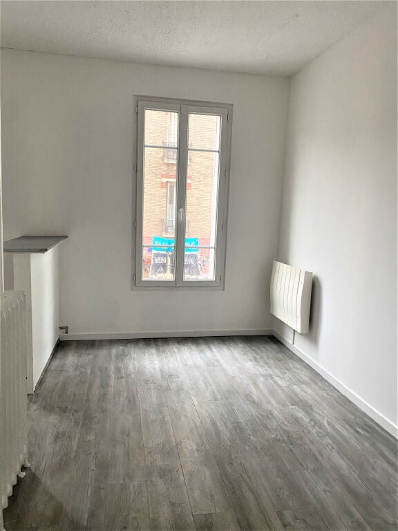 Flat Rue Carnot in Suresnes