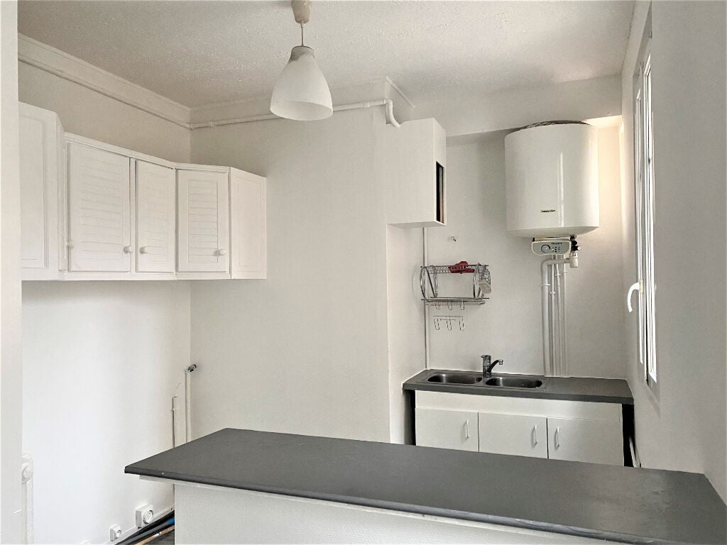 Flat Rue Carnot in Suresnes