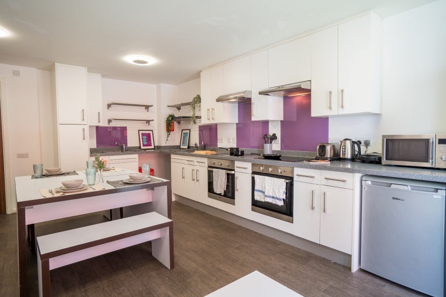 Room Alma Close in Nottingham