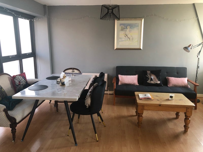 Room Falcon Road in Greater London
