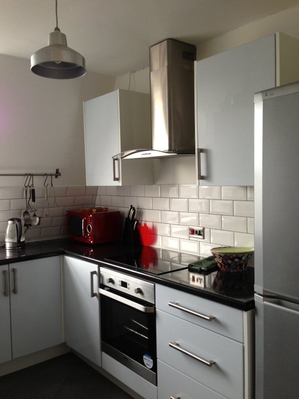 Room Falcon Road in Greater London