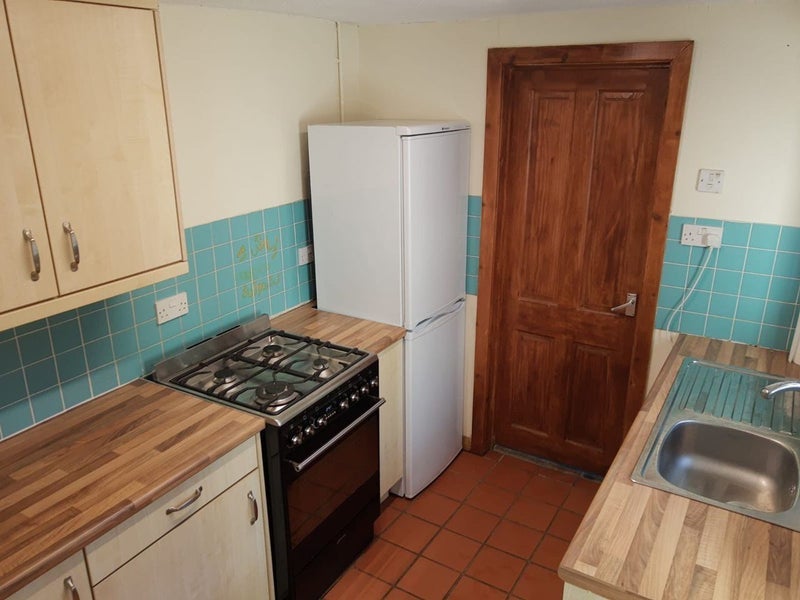 Room Machen Place in Cardiff