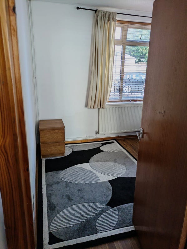 Room Machen Place in Cardiff