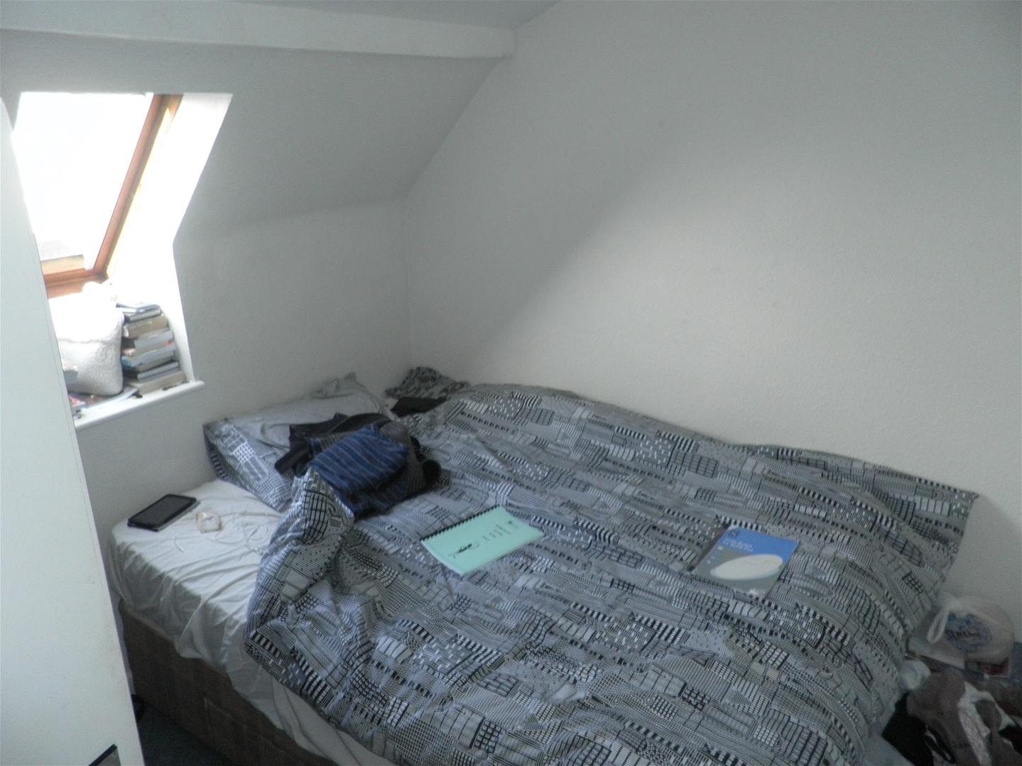 Room Hurle Road in Bristol