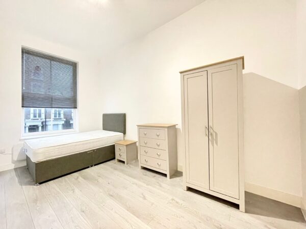Flat Ladbroke Grove in Greater London