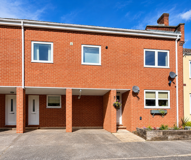 Flat Priory Road in Southampton