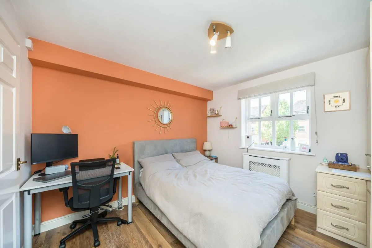 Flat Massingberd Way in Greater London