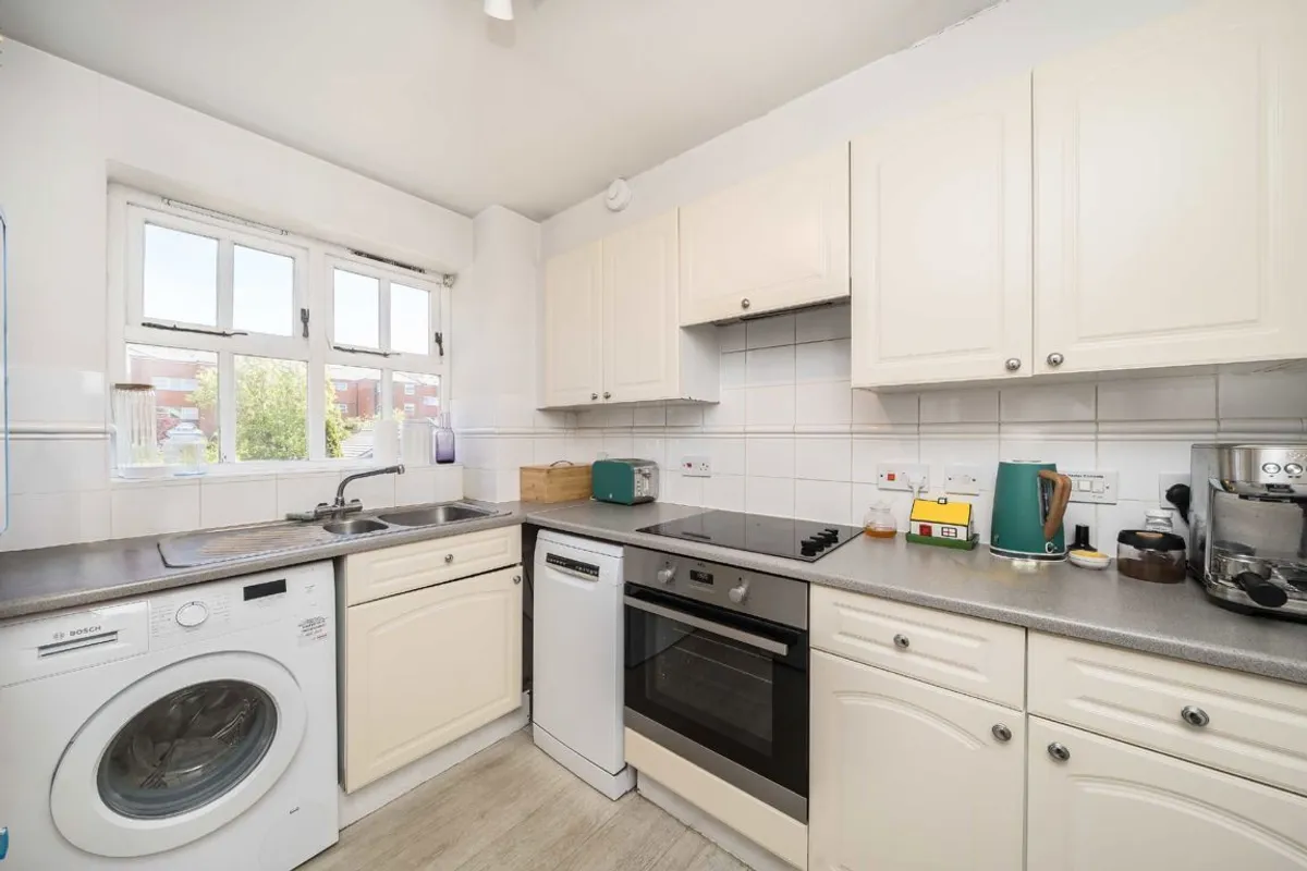 Flat Massingberd Way in Greater London