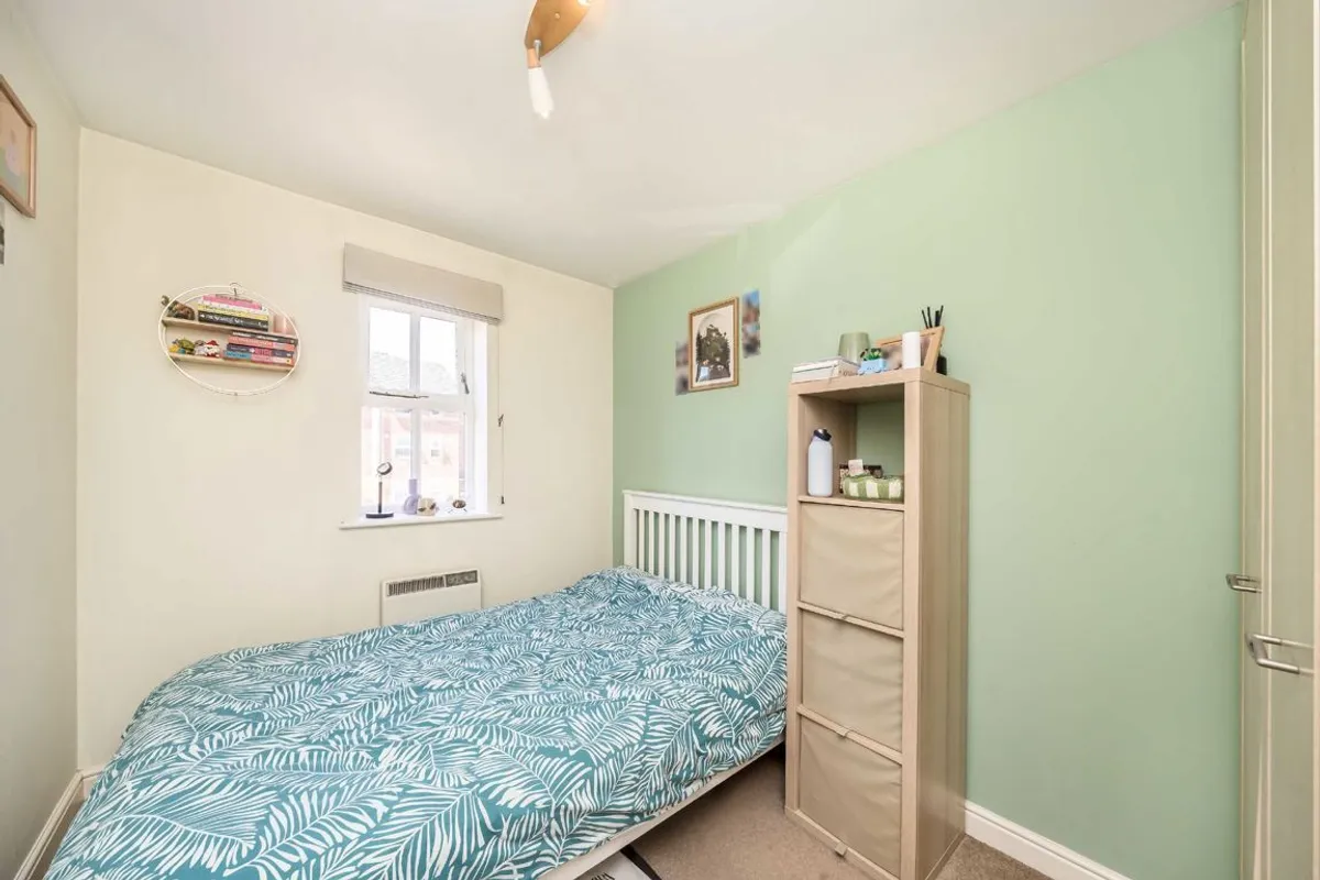 Flat Massingberd Way in Greater London