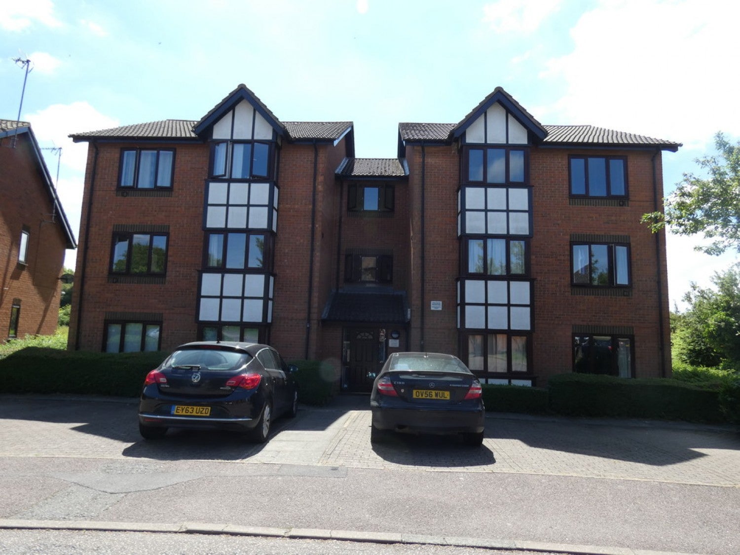 Flat Tenterden Crescent in Milton Keynes