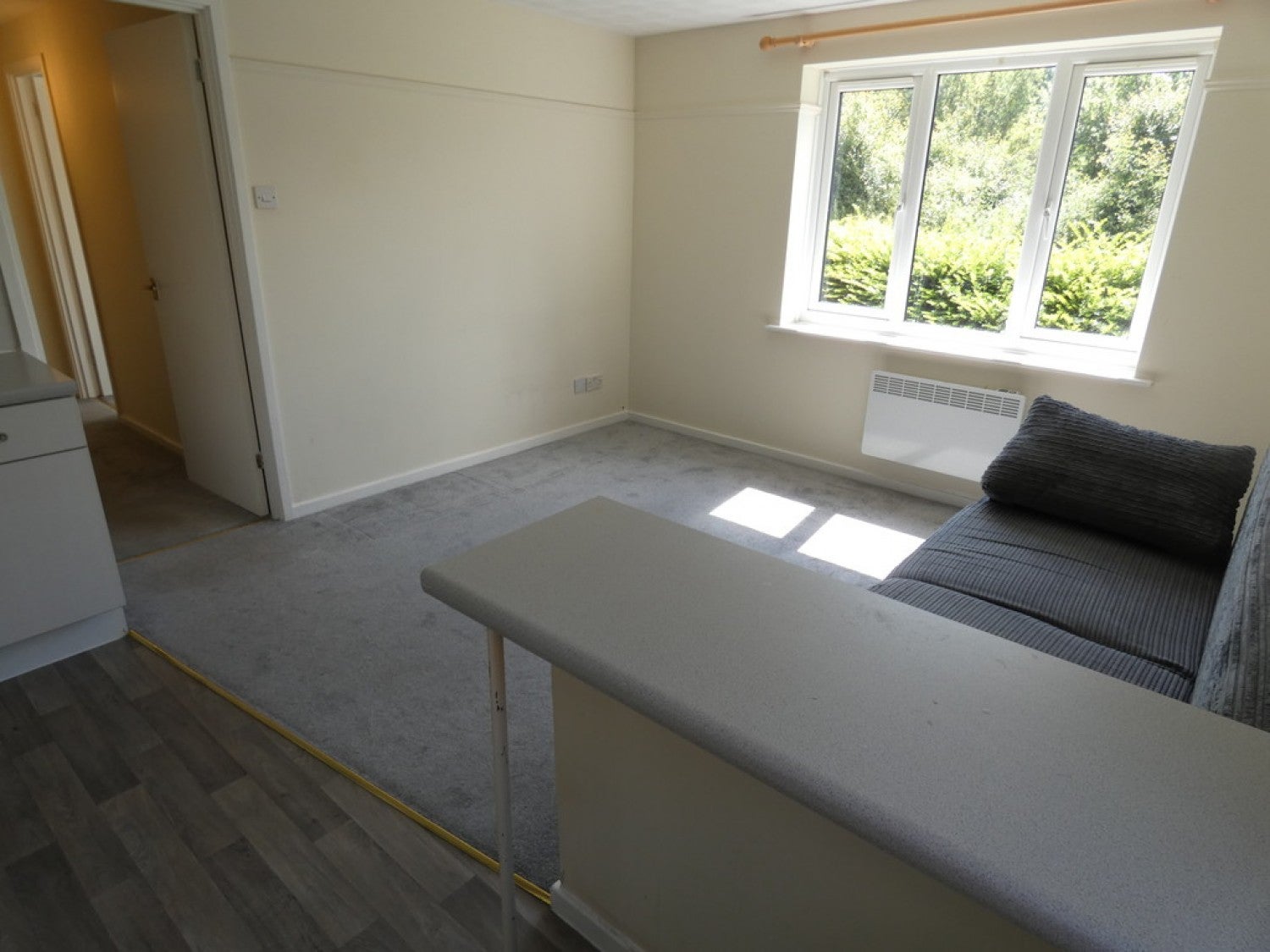 Flat Tenterden Crescent in Milton Keynes
