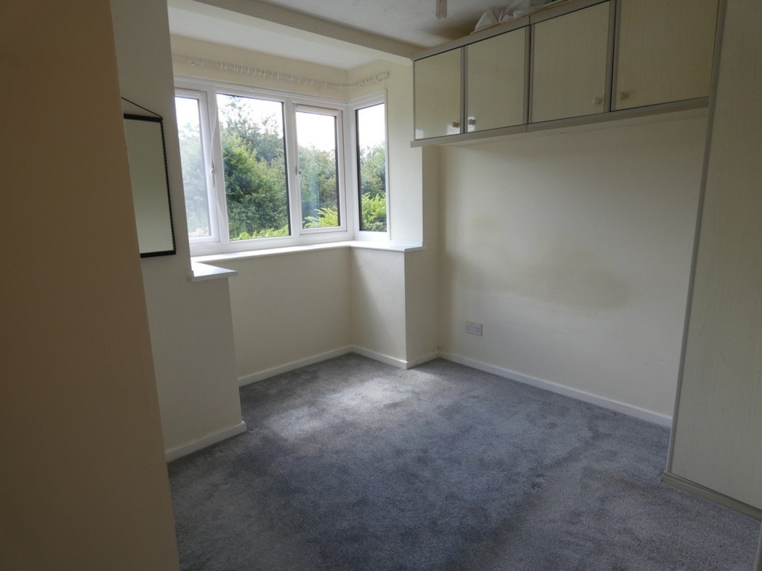 Flat Tenterden Crescent in Milton Keynes