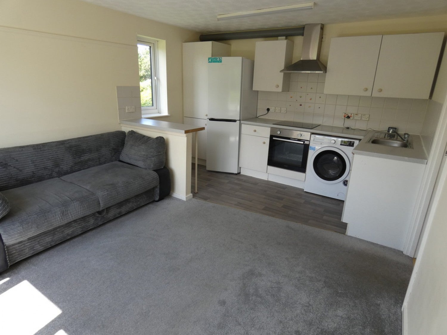 Flat Tenterden Crescent in Milton Keynes