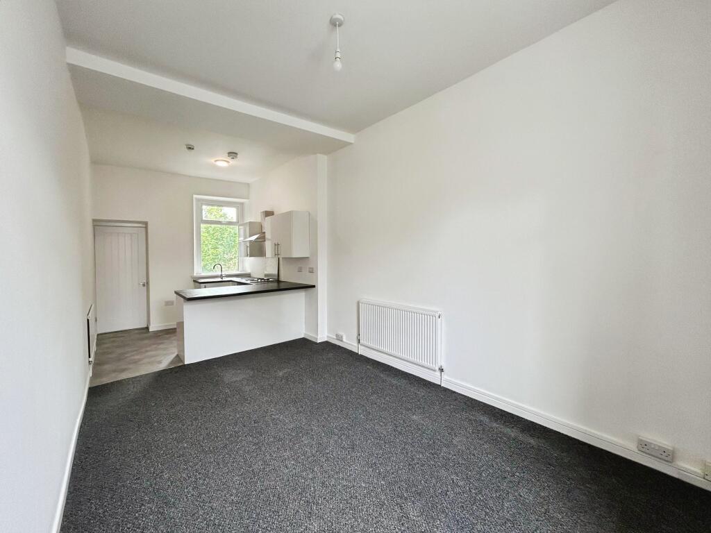 Flat High Street in Pengam