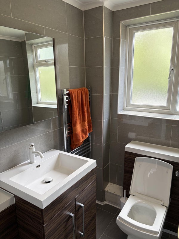 Room Geary Drive in Brentwood