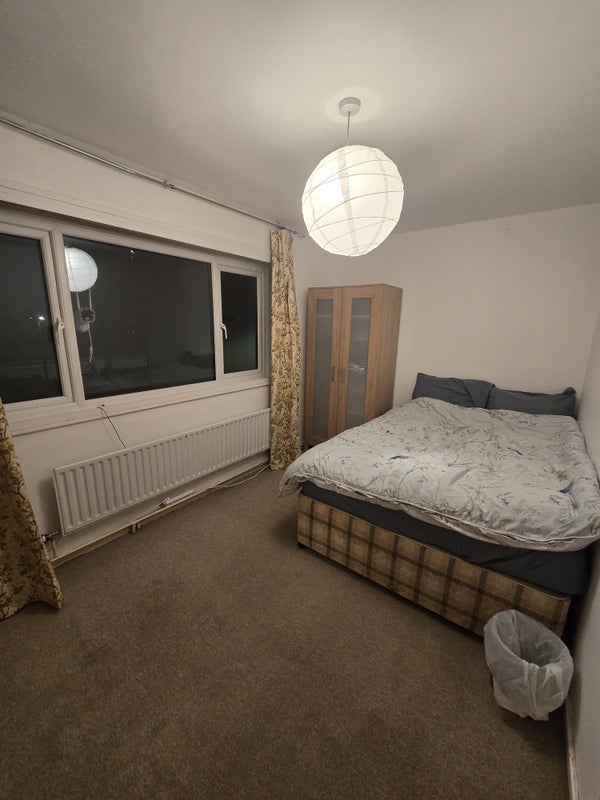 Room Hassell Drive in Bristol