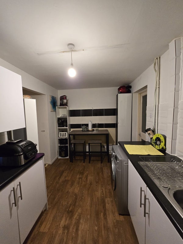Room Hassell Drive in Bristol