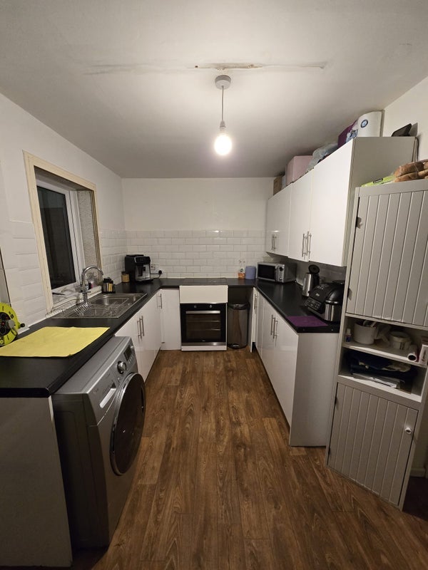 Room Hassell Drive in Bristol