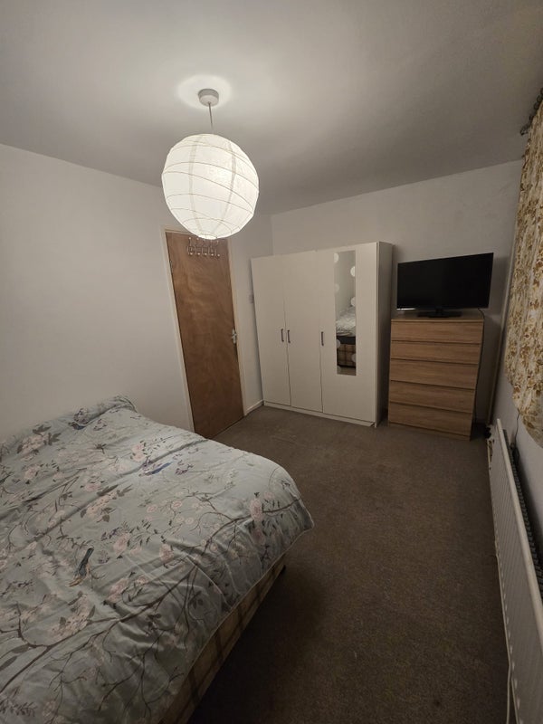 Room Hassell Drive in Bristol