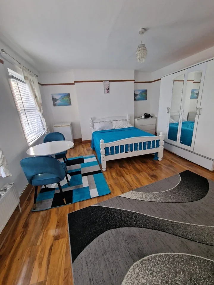 Room Dartmouth Road in Greater London